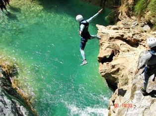 organizar-descenso-de-barrancos-en-Granada.